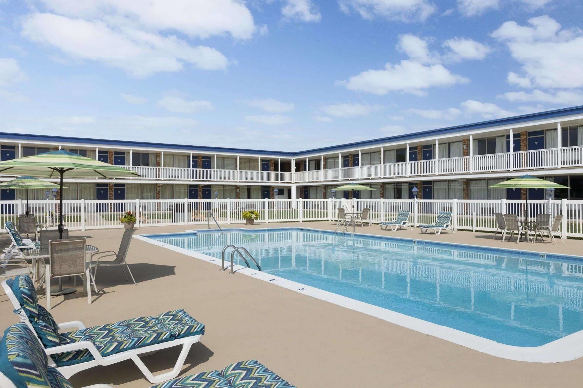 Days Inn By Wyndham Waynesboro Exteriör bild