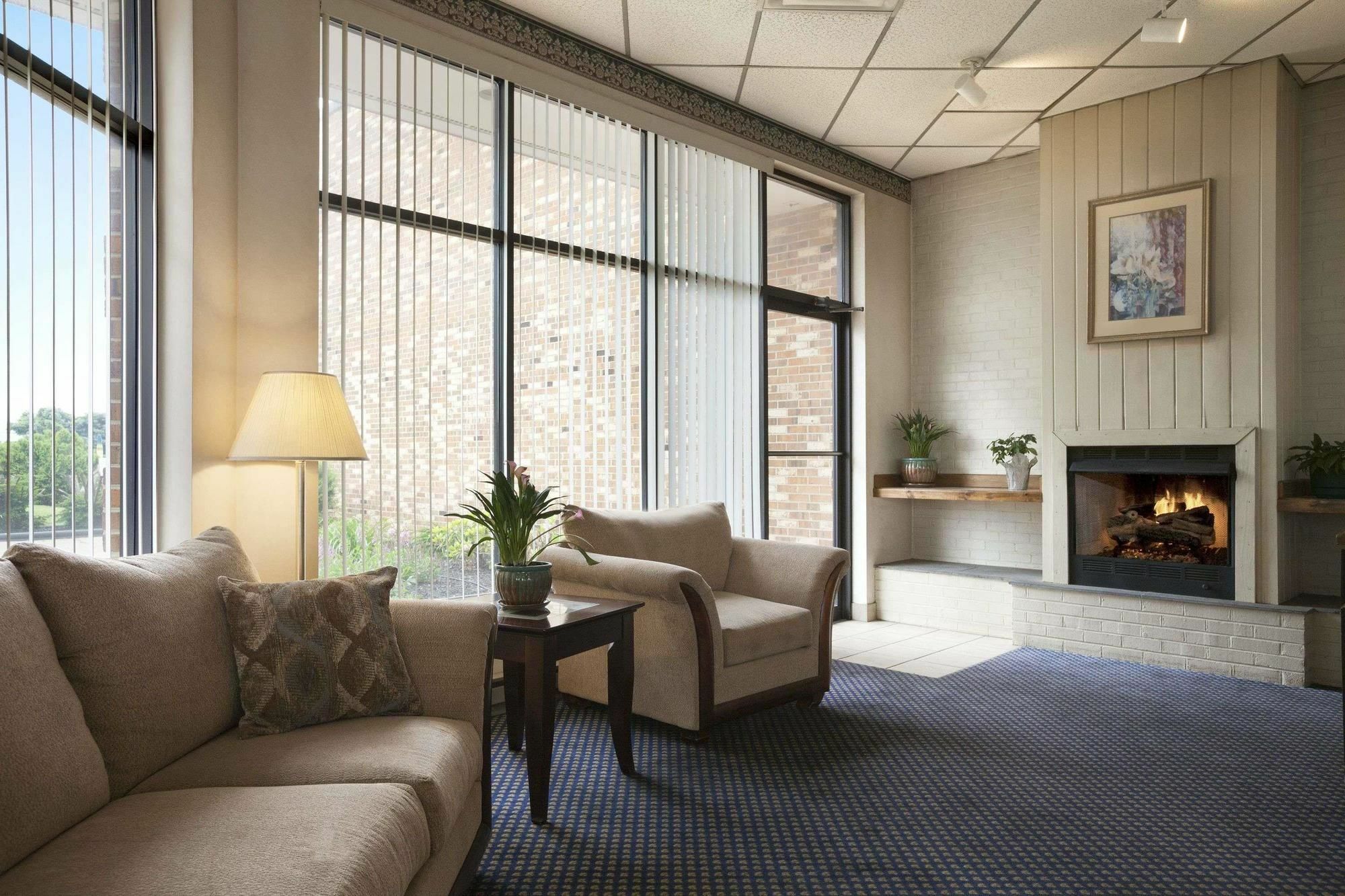 Days Inn By Wyndham Waynesboro Exteriör bild